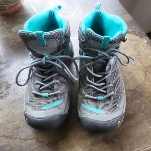 Keen high top tennis shoes sz 6.5